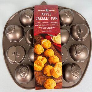 Nordic Ware Apple Slice Cakelet Pan Non Stick Cast Aluminum Bakeware New
